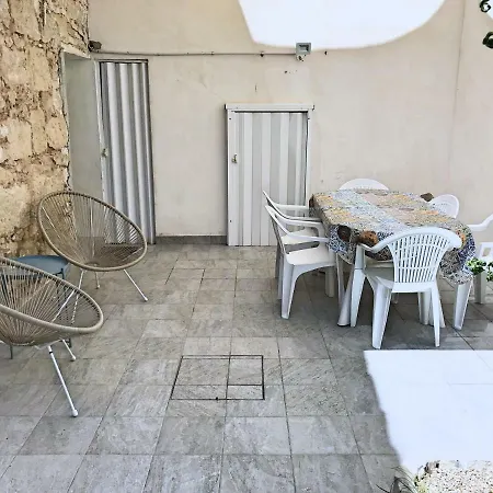 Casa Trinacria *
